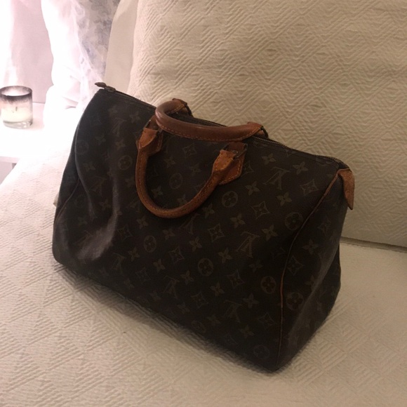 Louis Vuitton Handbags - Louis Vuitton Speedy